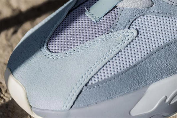 yeezy 700 inertia测评 上脚效果令人惊艳