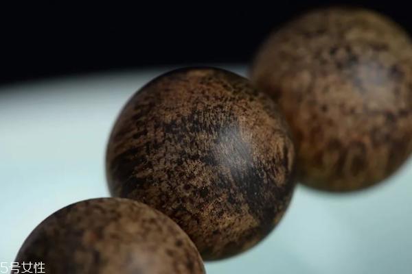 沉香手串怎么保养 这些才是正确方法