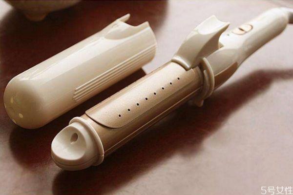 卷发棒怎么用不伤头发 经常用卷发棒的危害