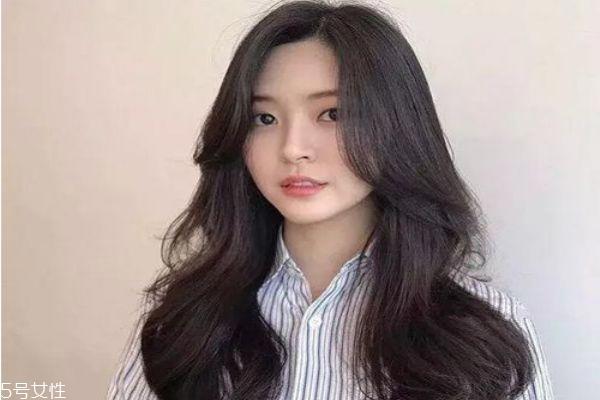 中长发配什么卷好看 好看的中长发卷发发型