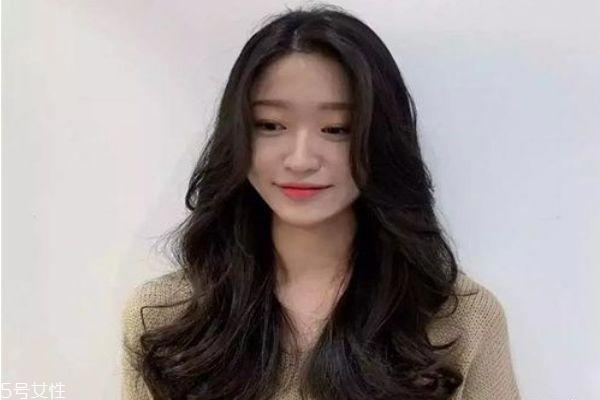 中长发配什么卷好看 好看的中长发卷发发型