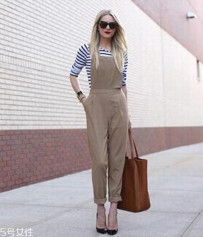 腿短的人适合穿什么裤子 瞬间利落有型