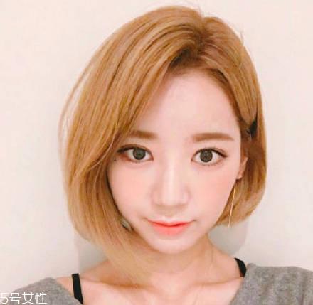 2018短发和长发哪个显年轻 这些发型显气质