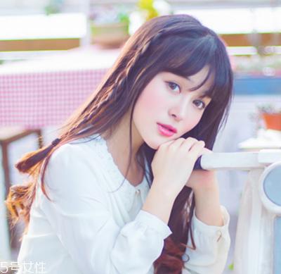 2022年流行的发型女生 适合自己的发型才最美