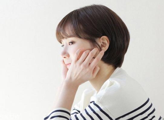 齐刘海怎么弄好看 2022年最流行的齐刘海