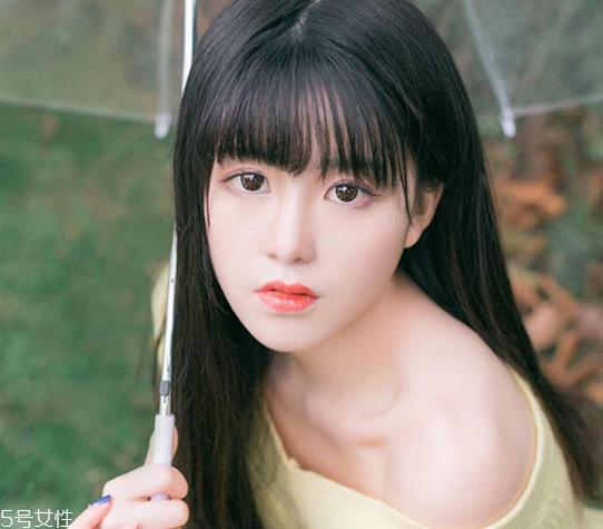 齐刘海怎么弄好看 2022年最流行的齐刘海