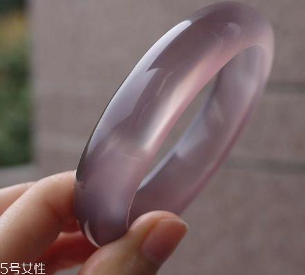 玉髓手镯有什么好处？玉髓手镯的功效