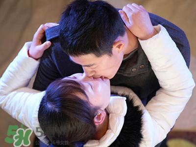 男女谈热吻：那感觉很缠绵