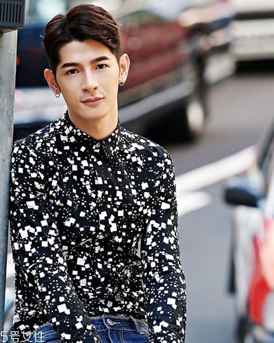 2022年最流行的发型男 男生刘海这样弄好看