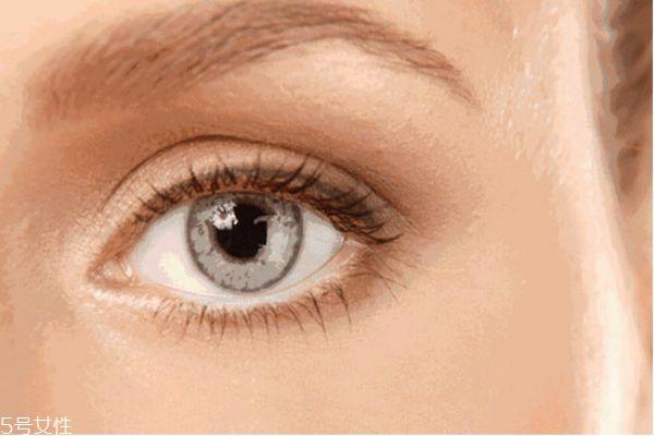 眼霜什么时候使用 眼霜的正确使用时间早晚
