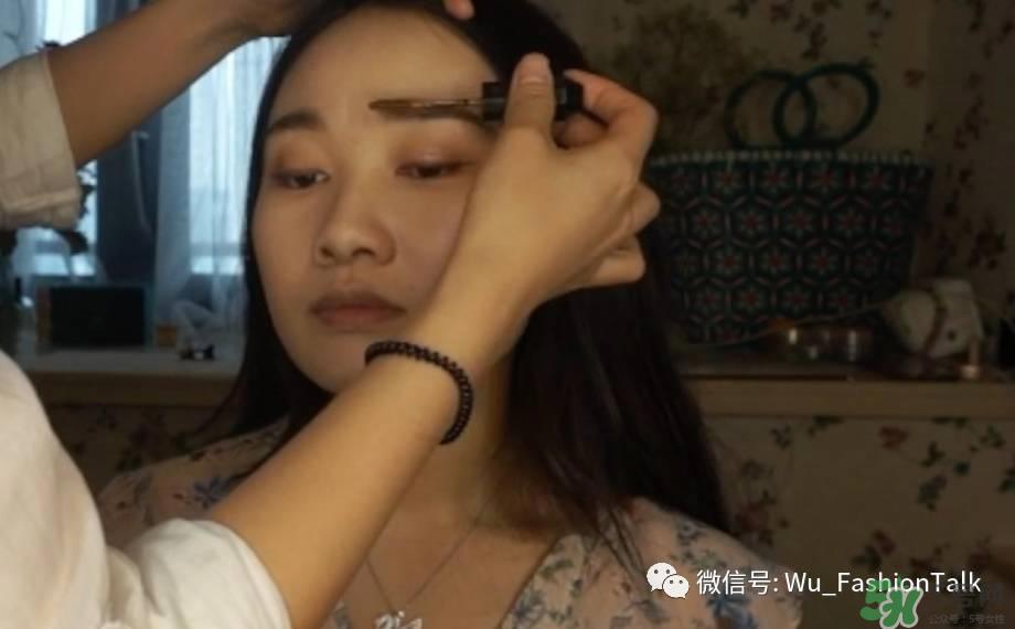 上班化妆步骤图解 上班妆容化法步骤图解