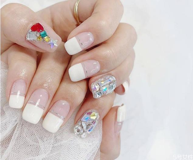 圣诞款美甲2020 圣诞系列美甲