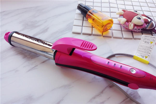 卷发棒对头发的伤害大不大 卷发棒对身体的危害
