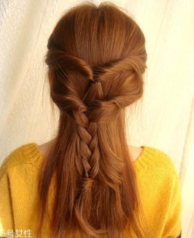披肩发怎么弄好看图解 六款新的编发教程