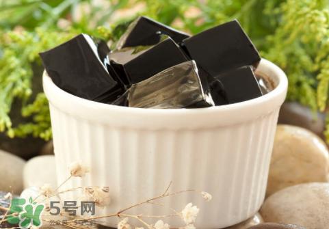 龟苓膏是乌龟做的吗？龟苓膏是什么做的？