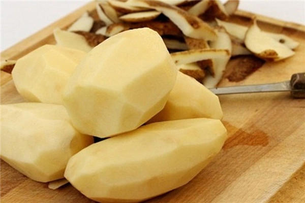 生土豆汁的神奇功效与作用 每天喝一杯