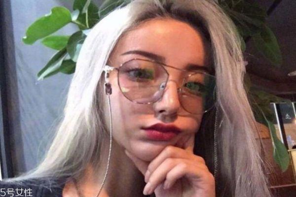 额头窄适合什么刘海 额头窄适合最佳发型