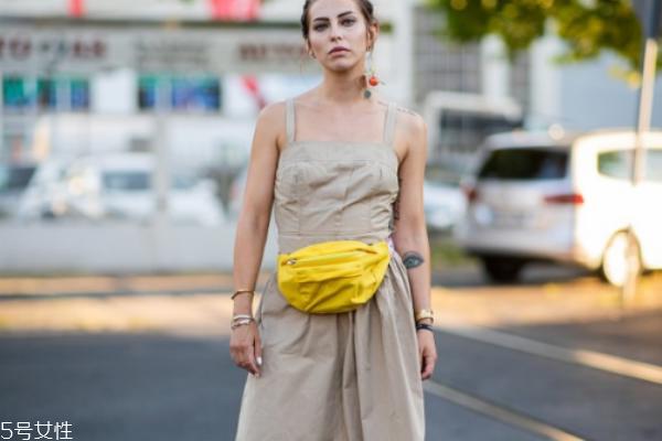 浅驼色衣服搭配图片 时髦百搭首选