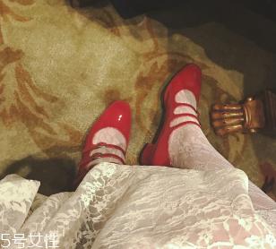2022春夏流行穿什么中跟鞋？三种款式优雅不累脚