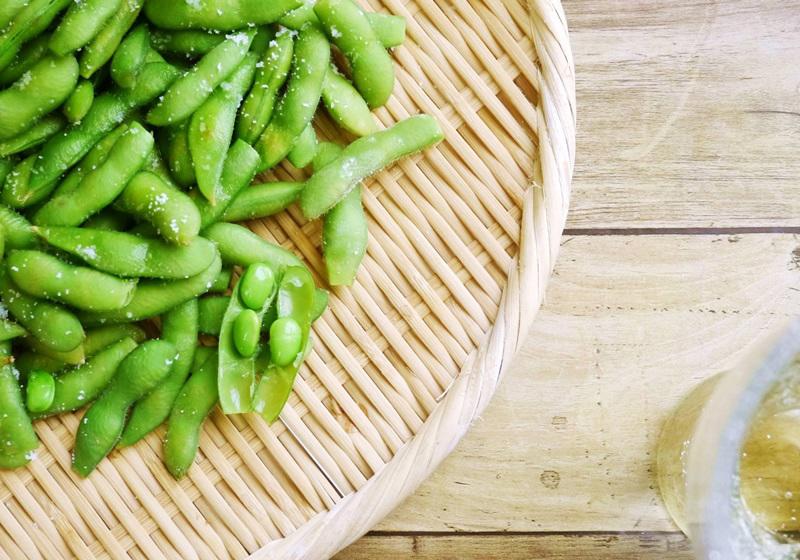 煮毛豆如何保持绿色 毛豆怎么煮是绿色的