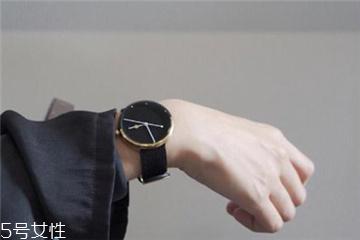 手表和手镯能一起带吗?手表和手镯怎么同时带?