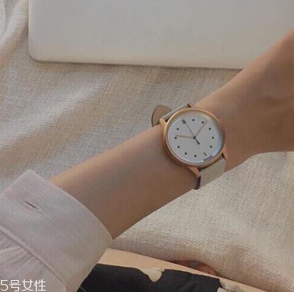 手表和手镯能一起带吗?手表和手镯怎么同时带?