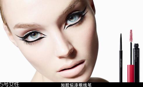 眼线笔什么颜色好看？眼线液的画法步骤