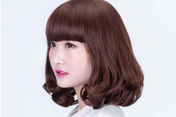 额头大适合什么发型 额头大怎么选择发型