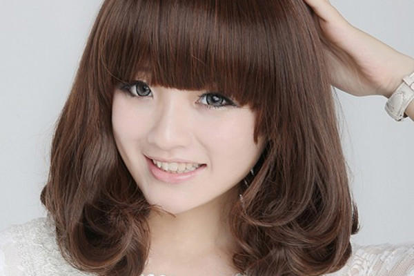 颧骨高适合梨花头吗 梨花头是烫的还是卷的