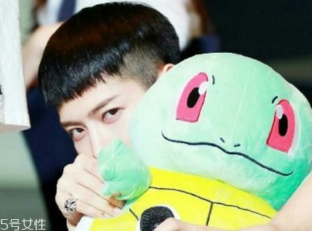 男生头发稀疏适合什么发型？圆形刘海很好看