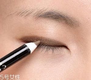 丹凤眼怎么画眼妆 丹凤眼化妆教程