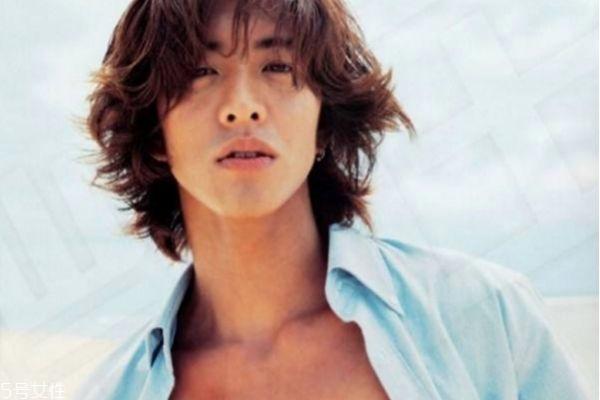 男生长发发型有哪些 男生留长发有几种发型