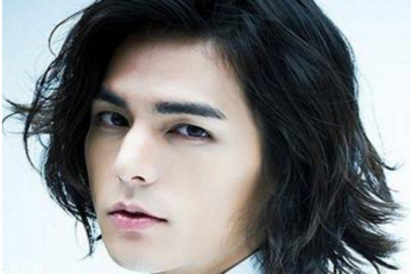 男生长发发型有哪些 男生留长发有几种发型