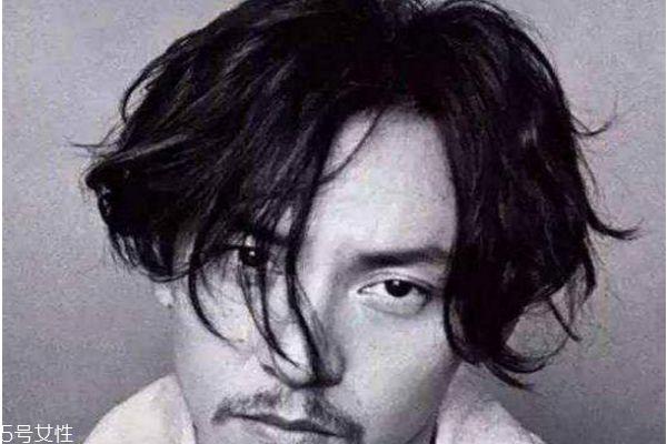 男生长发发型有哪些 男生留长发有几种发型