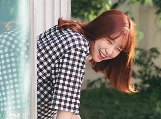 额头高的女生适合什么发型 高额头女生适合发型