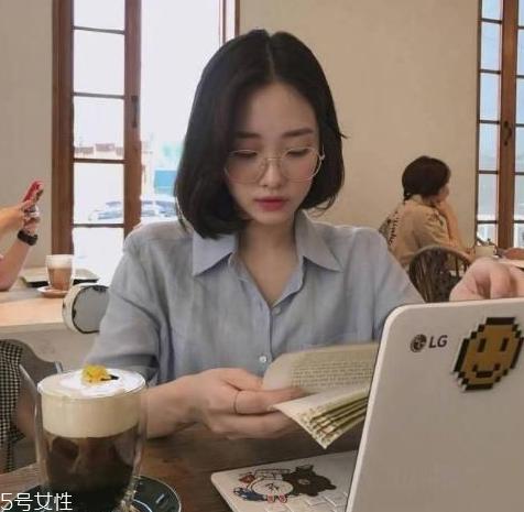 额头高的女生适合什么发型 高额头女生适合发型