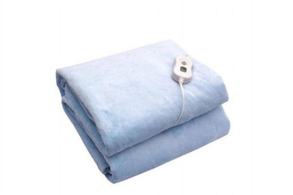 电热毯插着电也可以睡吗 电热毯一晚上多少度电