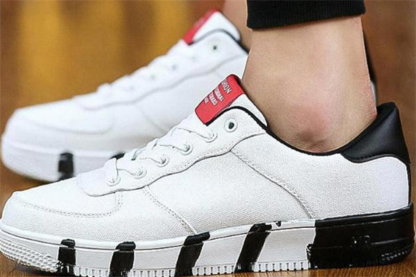 板鞋鞋带怎么藏到里面 学会隐藏系法