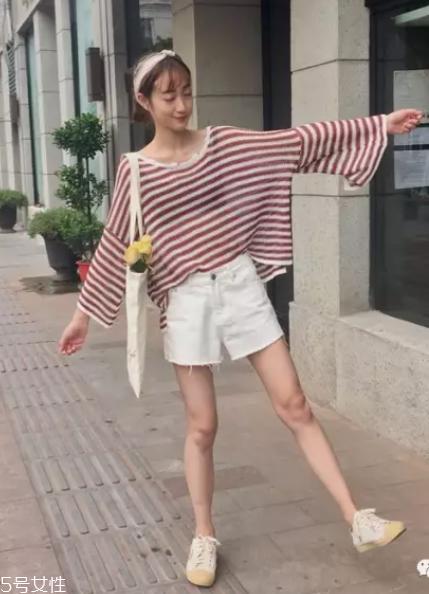 娇小女生秋冬穿衣搭配方法 3种必备单品