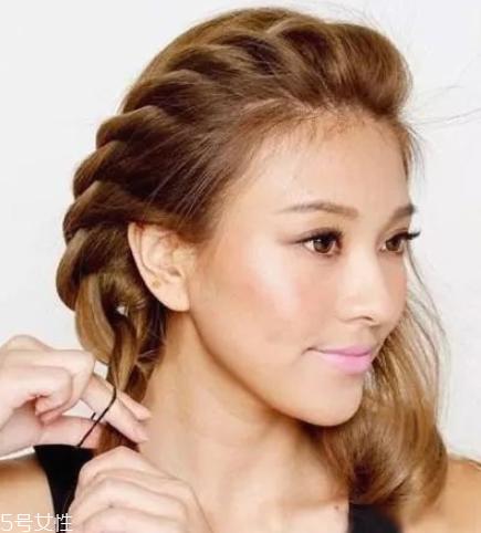 自己怎么扎马尾好看 好看的马尾辫扎法