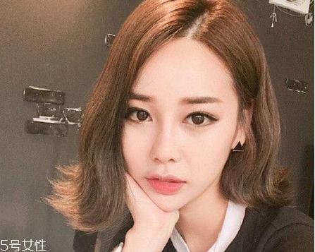 钻石脸适合什么发型？流行色也随之而来