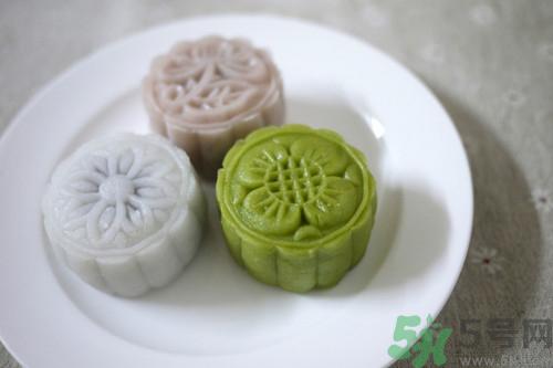 自己做冰皮月饼怎么做?自制冰皮月饼的做法及配方