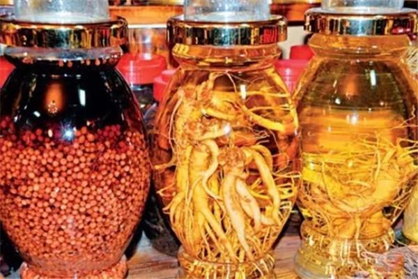 药酒一天喝多少最佳 药酒一天中什么时候喝最好