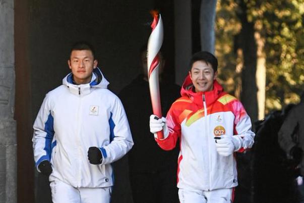 火炬手撒贝宁称嘴可以瓢腿不能瓢 火炬手是怎么选出来的