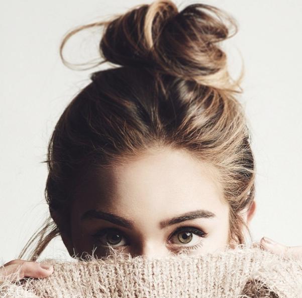 如何自己做简单盘发 双丸子头最好看的扎法