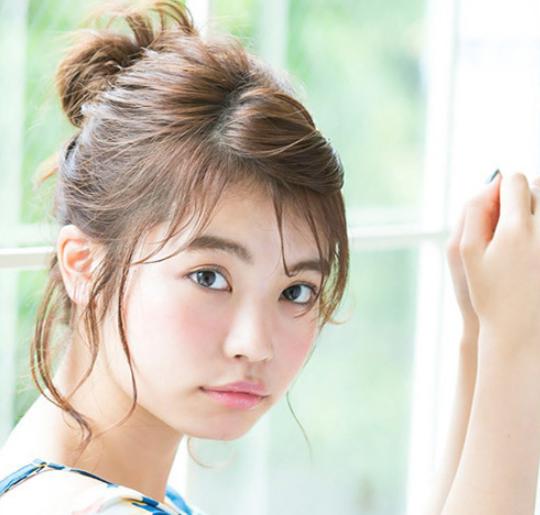 如何自己做简单盘发 双丸子头最好看的扎法