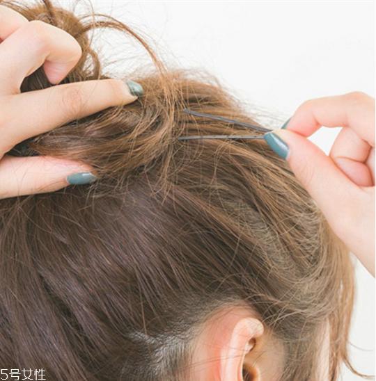 如何自己做简单盘发 双丸子头最好看的扎法