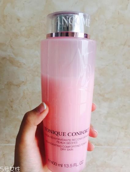 兰蔻粉水是水还是乳 顾名思义就对了