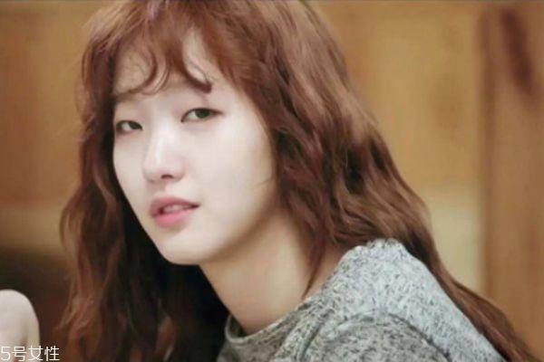 森系长直发发型图片 好看的森系发型