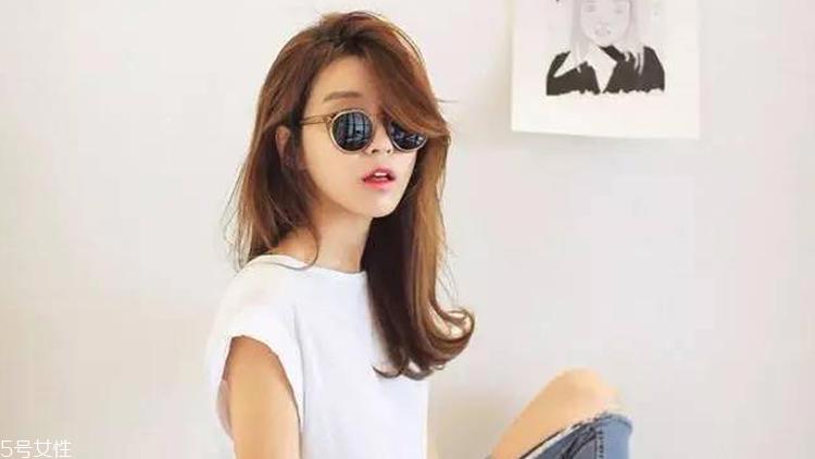 1分钟扎头发的方法 三种丰盈好看的懒人扎发发型